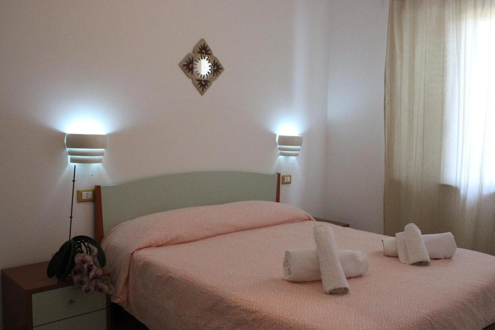 Graceland Rooms And Suites Capo Vaticano Exterior photo