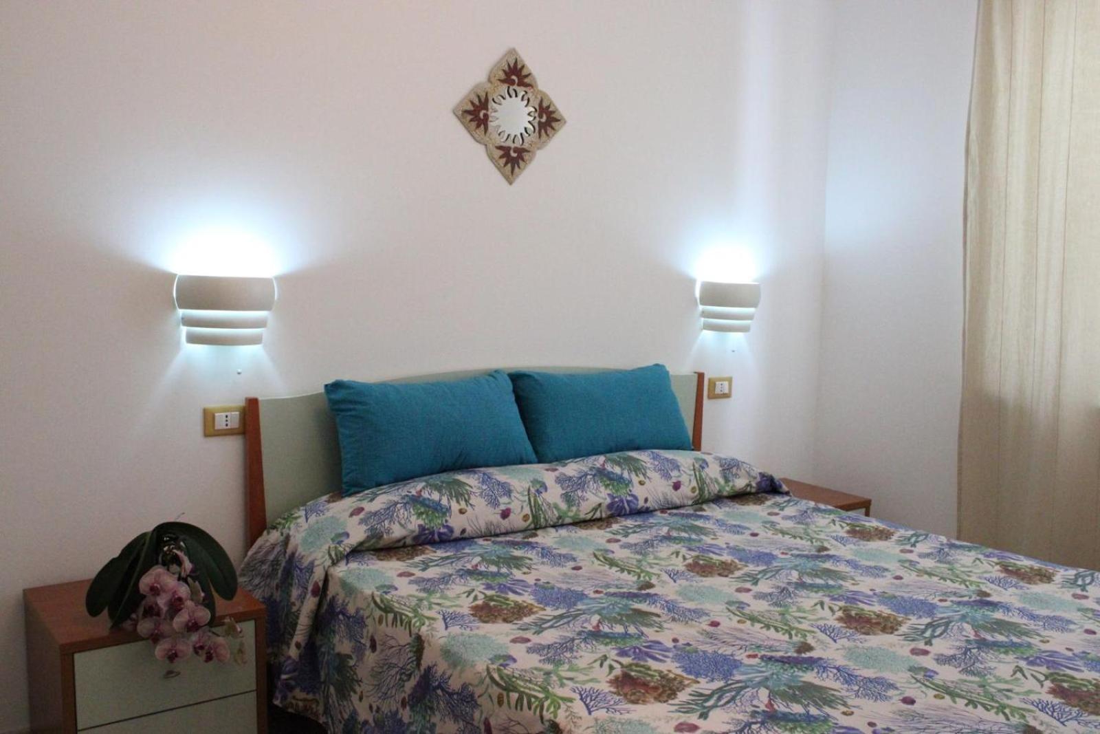 Graceland Rooms And Suites Capo Vaticano Exterior photo