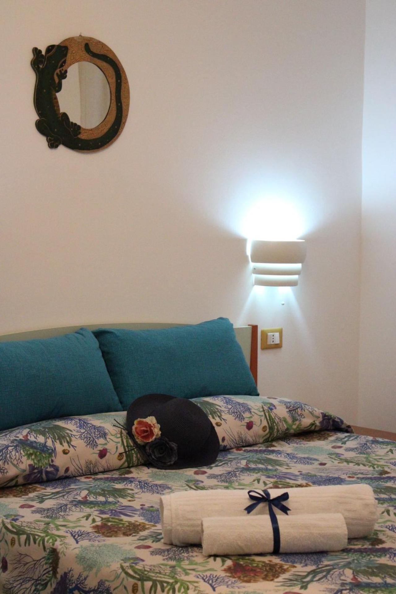 Graceland Rooms And Suites Capo Vaticano Exterior photo