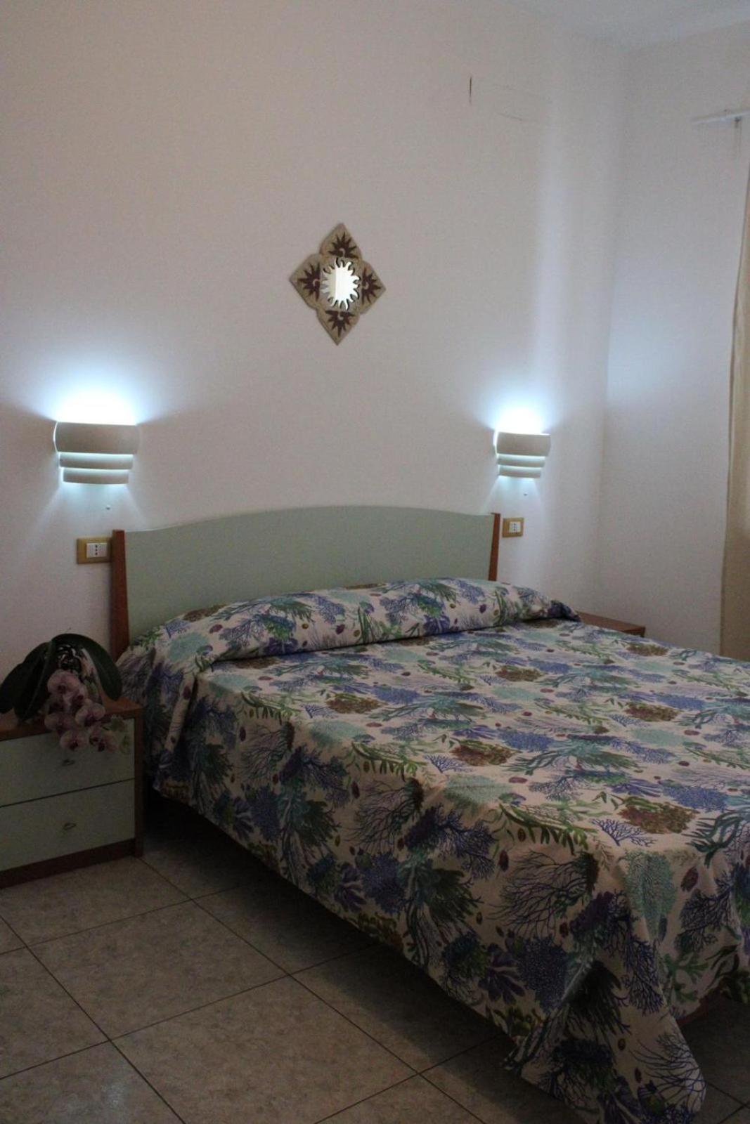 Graceland Rooms And Suites Capo Vaticano Exterior photo