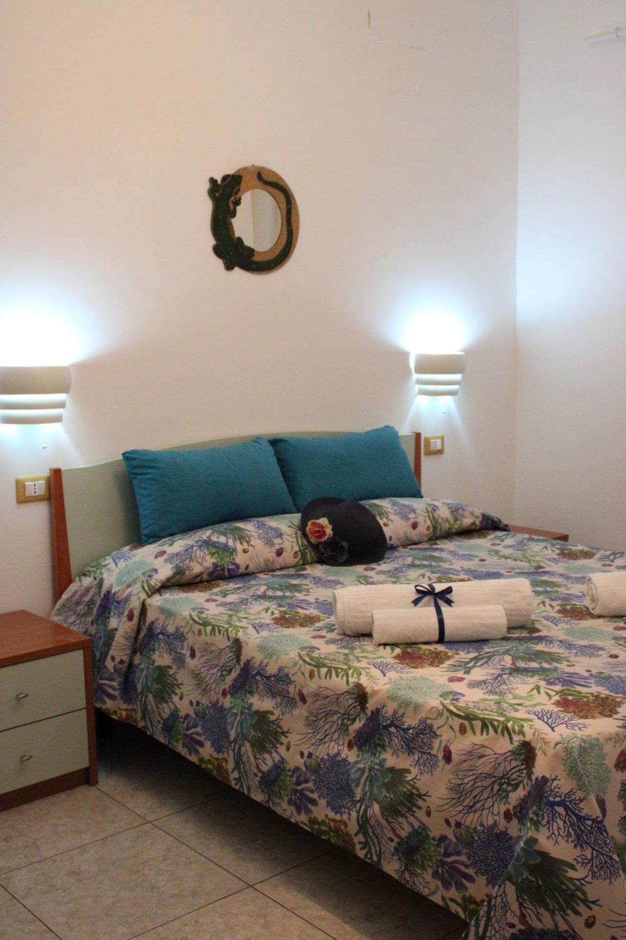 Graceland Rooms And Suites Capo Vaticano Exterior photo