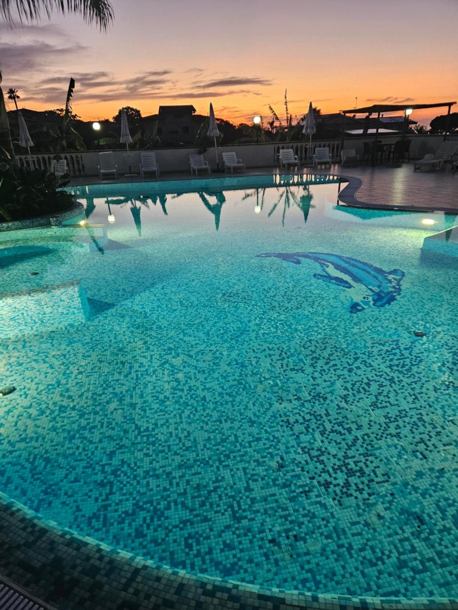 Graceland Rooms And Suites Capo Vaticano Exterior photo